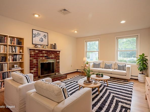 30 Powderhorn Ln, Holliston MA 01746