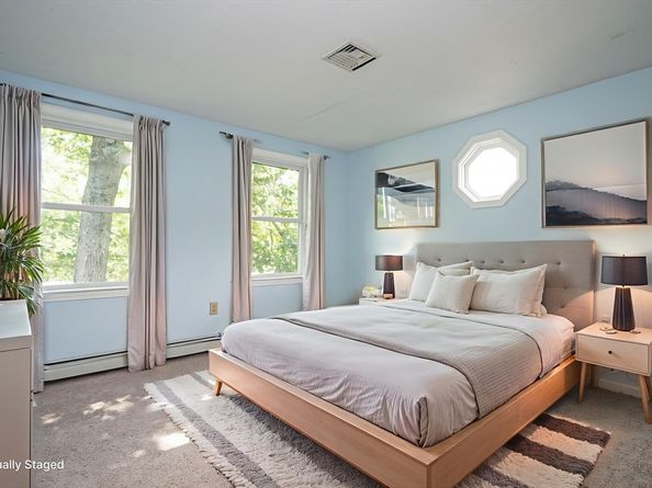 30 Powderhorn Ln, Holliston MA 01746