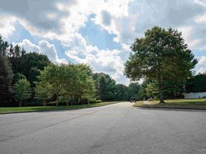 30 Powderhorn Ln, Holliston MA 01746
