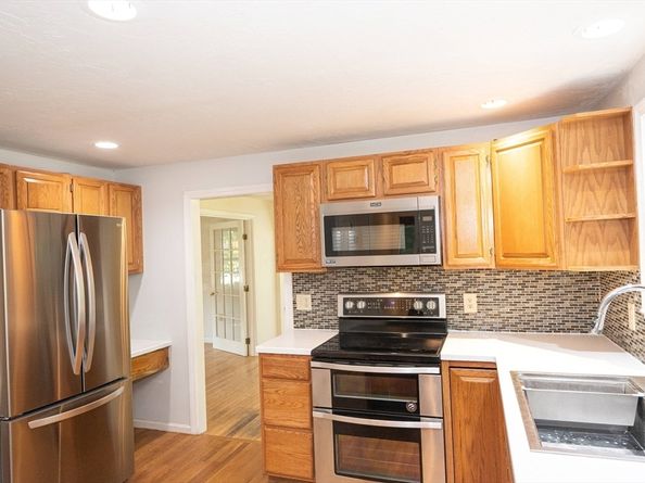 30 Powderhorn Ln, Holliston MA 01746
