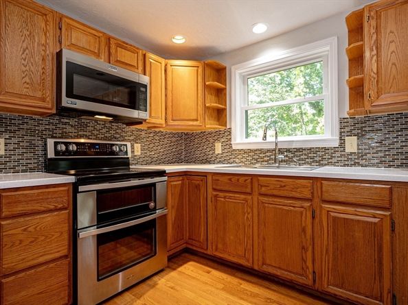 30 Powderhorn Ln, Holliston MA 01746