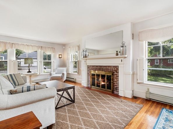 266 West Street, Reading MA 01867