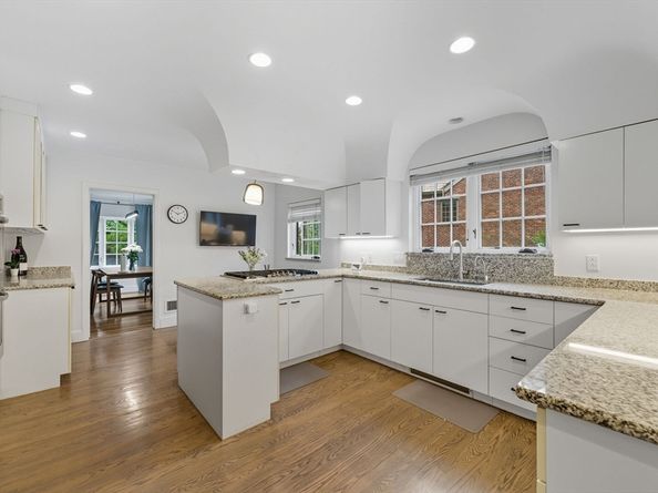 31 West Boulevard Rd, Newton MA 02459