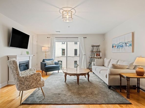 179 Park St 201, Medford MA 02155