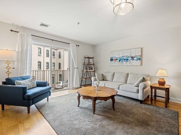 179 Park St 201, Medford MA 02155