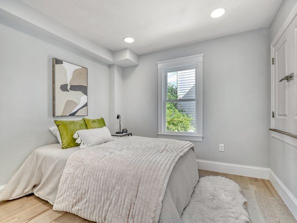 33 Hamilton St 1, Medford MA 02155