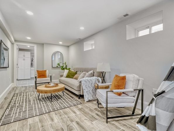 33 Hamilton St 1, Medford MA 02155