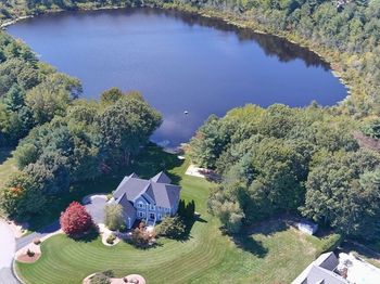 10 Dunham Pond Rd