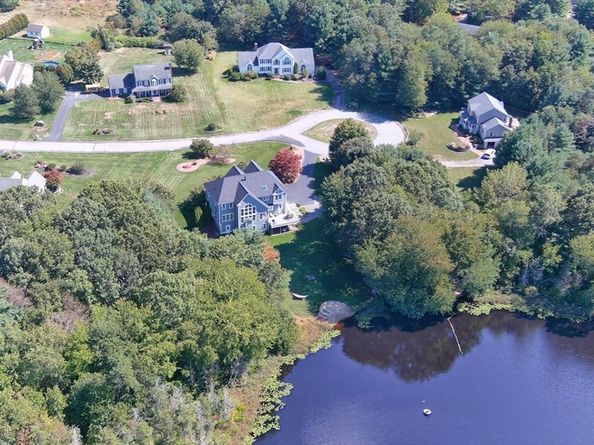 10 Dunham Pond Rd, Lakeville MA 02347