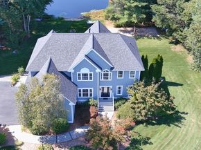 10 Dunham Pond Rd, Lakeville MA 02347