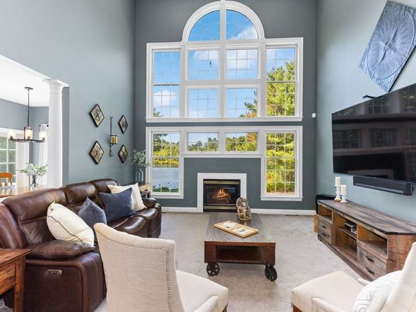 10 Dunham Pond Rd, Lakeville MA 02347