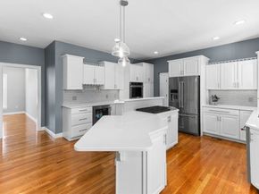 10 Dunham Pond Rd, Lakeville MA 02347