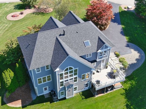 10 Dunham Pond Rd, Lakeville MA 02347