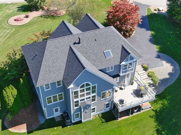 10 Dunham Pond Rd, Lakeville MA 02347