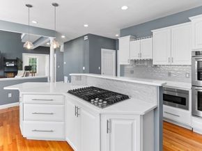10 Dunham Pond Rd, Lakeville MA 02347