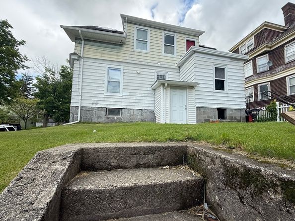 12 Stoneland Rd, Worcester MA 01603