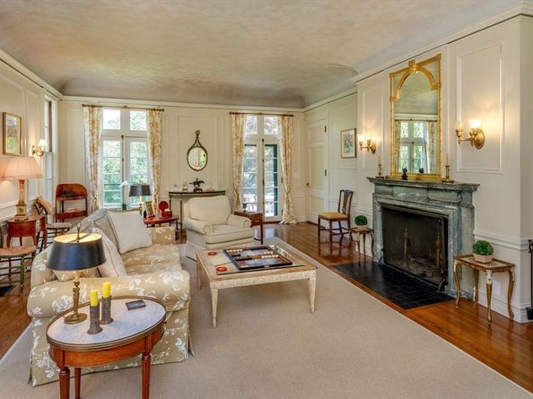 5 Main Dr, Wenham MA 01984