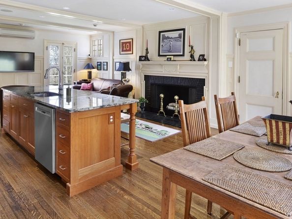 5 Main Dr, Wenham MA 01984