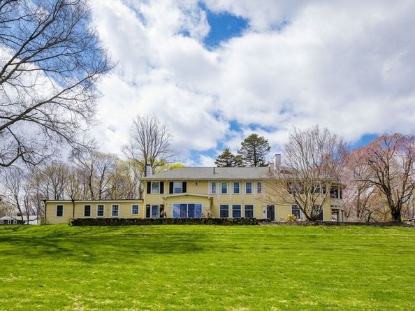 5 Main Dr, Wenham MA 01984