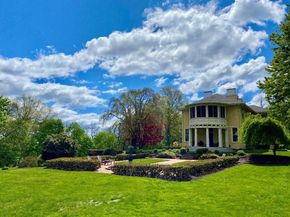 5 Main Dr, Wenham MA 01984