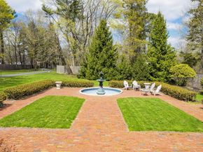 5 Main Dr, Wenham MA 01984