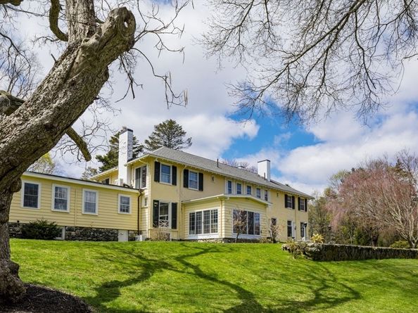 5 Main Dr, Wenham MA 01984