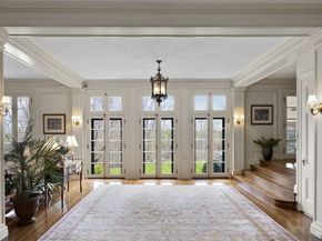5 Main Dr, Wenham MA 01984