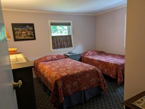 12 Lovering St, Medway MA 02053