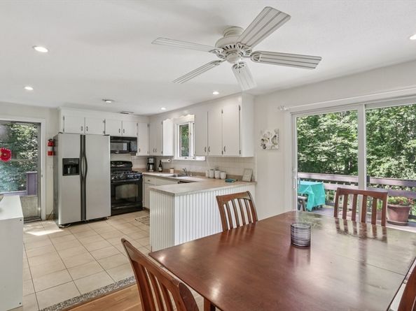 318 Harvard Rd, Stow MA 01775