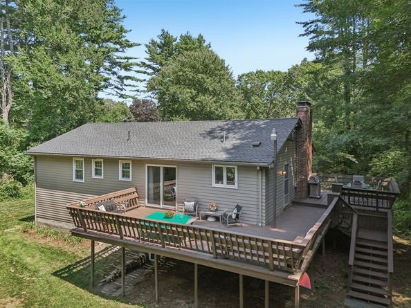 318 Harvard Rd, Stow MA 01775
