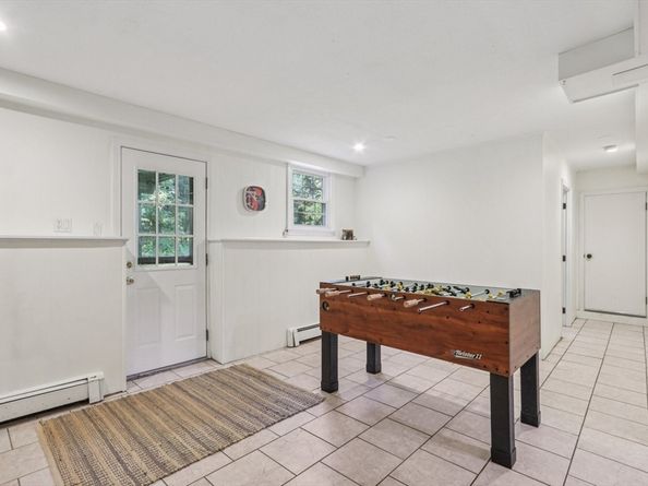 318 Harvard Rd, Stow MA 01775