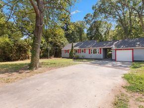 296 Pond St, Avon MA 02322