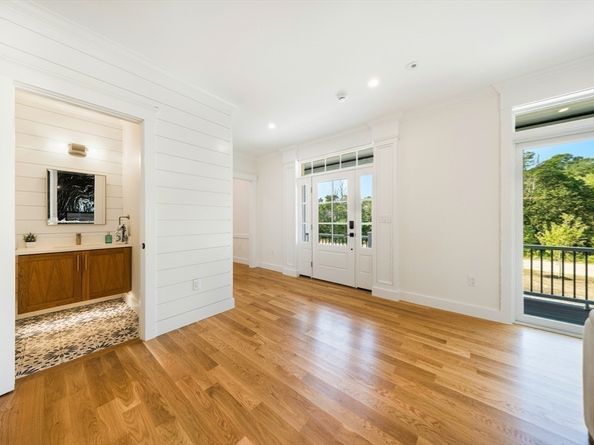 3 Colburn St 2, Gloucester MA 01930