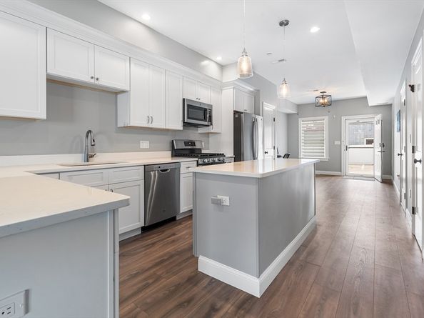868 Washington St 868, Norwood MA 02062