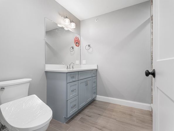 868 Washington St 868, Norwood MA 02062