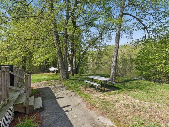 12 Stoney Dr, Billerica MA 01862