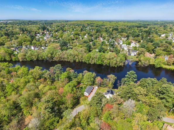 12 Stoney Dr, Billerica MA 01862