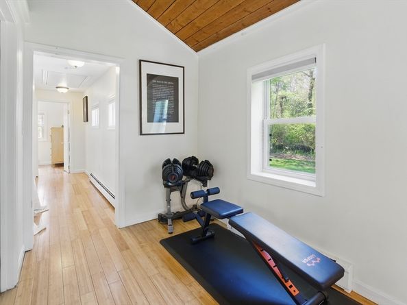 12 Stoney Dr, Billerica MA 01862