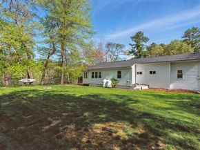 12 Stoney Dr, Billerica MA 01862