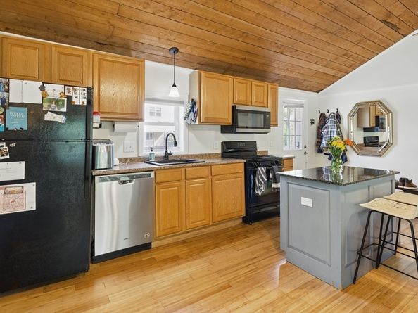 12 Stoney Dr, Billerica MA 01862