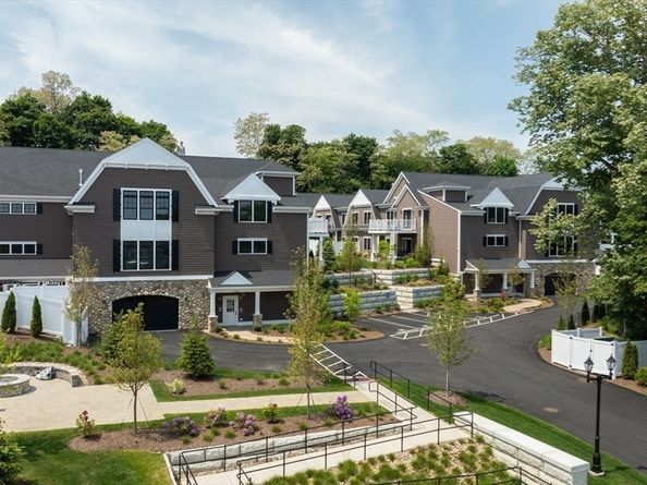 134 Court St 12, Plymouth MA 02360