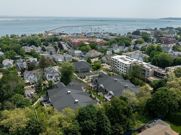 134 Court St 12, Plymouth MA 02360