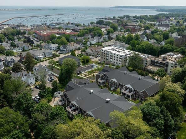 134 Court St 12, Plymouth MA 02360