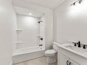 134 Court St 12, Plymouth MA 02360