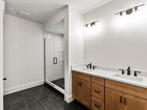 134 Court St 12, Plymouth MA 02360