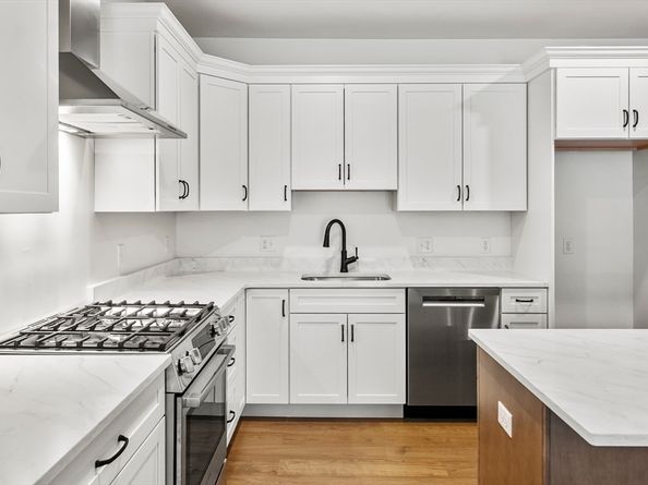 134 Court St 12, Plymouth MA 02360