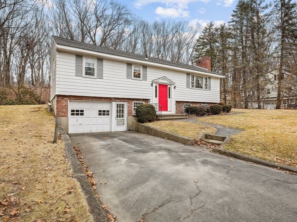 11 Federal St, Blackstone MA 01504