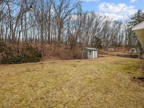 11 Federal St, Blackstone MA 01504