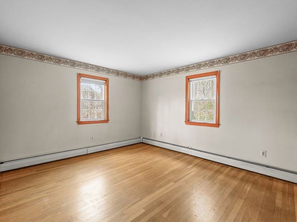 11 Federal St, Blackstone MA 01504