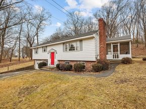11 Federal St, Blackstone MA 01504